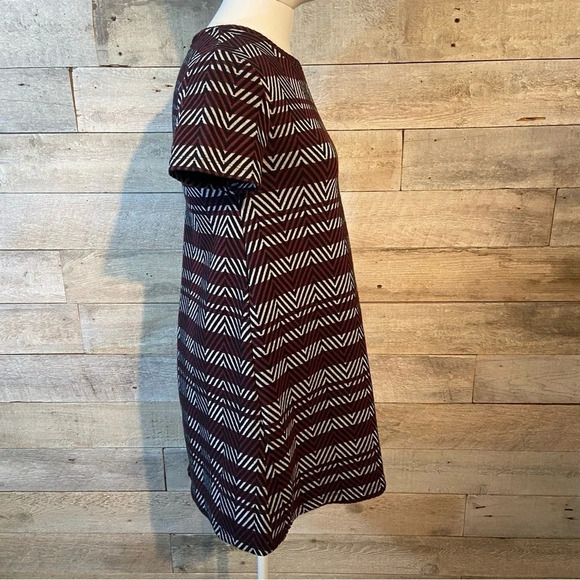 Zara women’s ‎ chevron striped dress in size small - Picture 4 of 8
